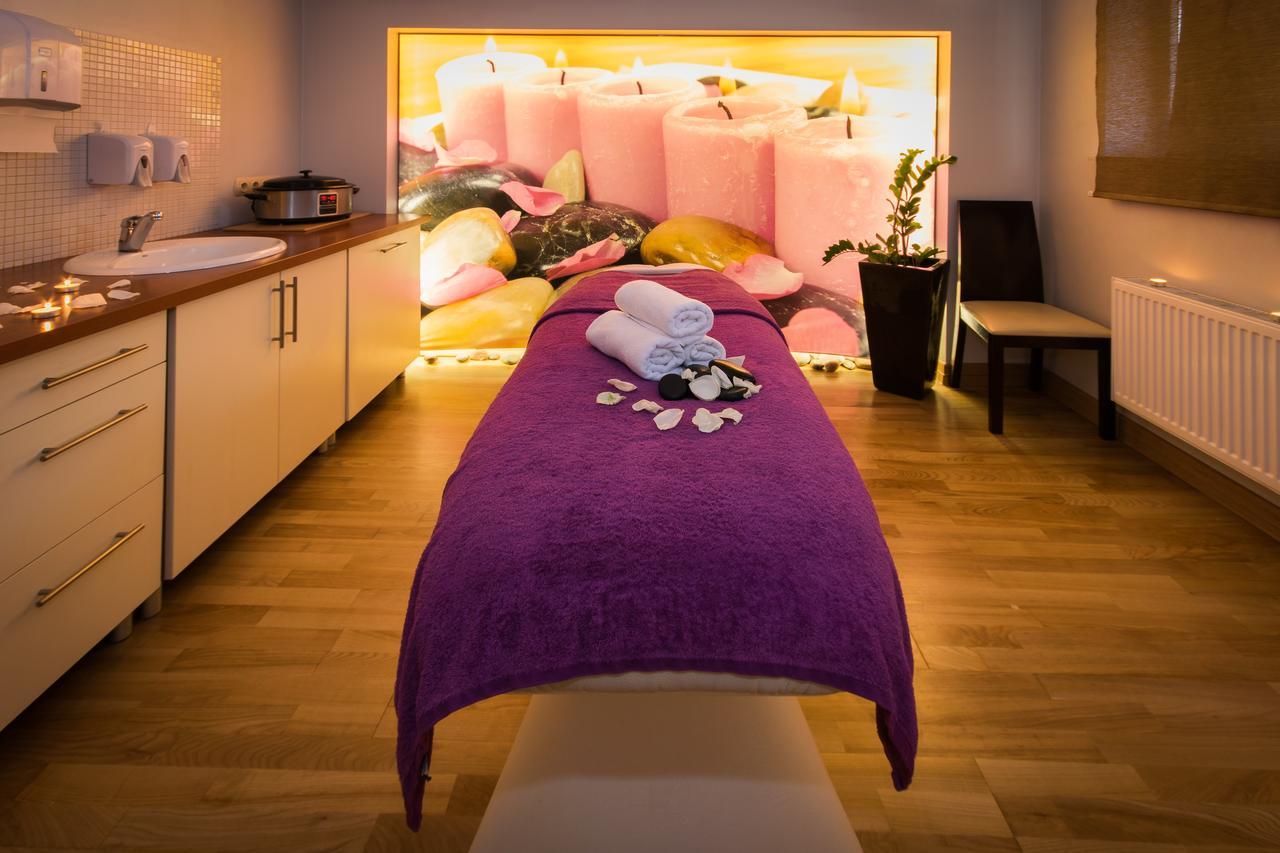 Krol Plaza Spa & Wellness ยารอสวาเวียซ ภายนอก รูปภาพ