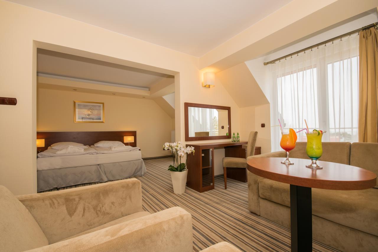 Krol Plaza Spa & Wellness ยารอสวาเวียซ ภายนอก รูปภาพ