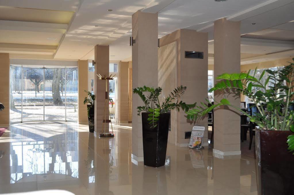 Krol Plaza Spa & Wellness ยารอสวาเวียซ ภายนอก รูปภาพ