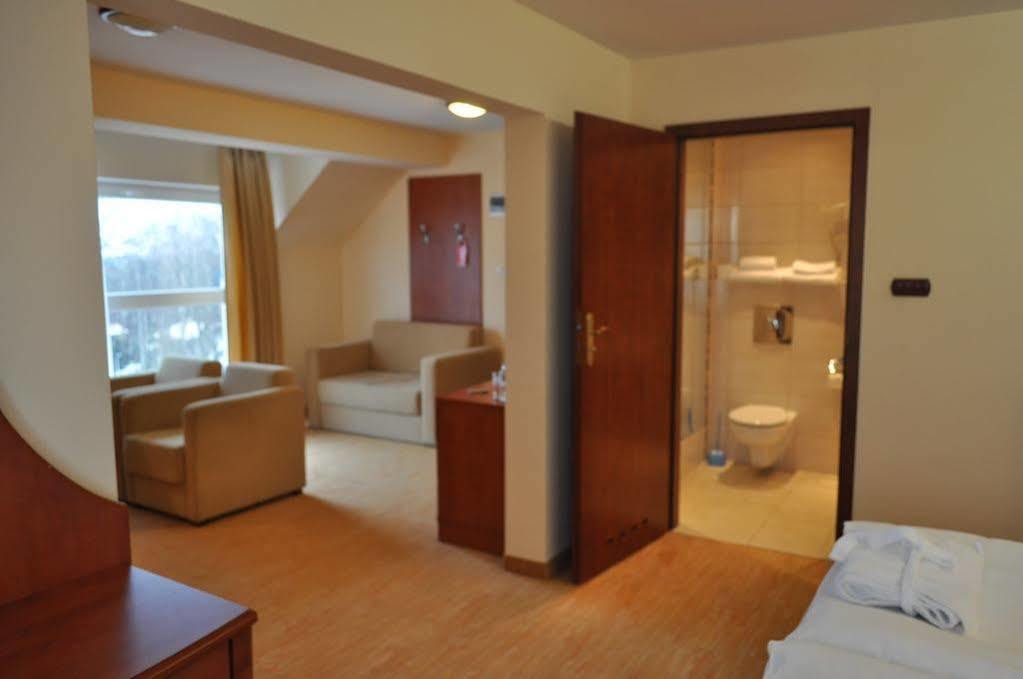 Krol Plaza Spa & Wellness ยารอสวาเวียซ ภายนอก รูปภาพ